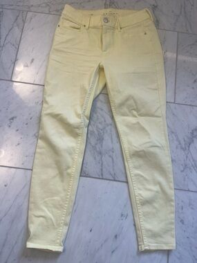 White House Black Market Pale Yellow Skinny Jeans - Women's